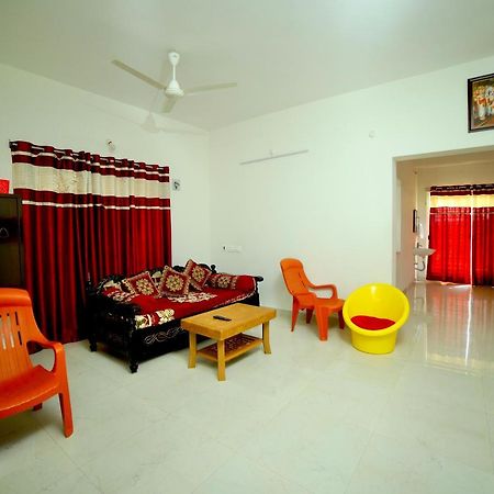 Truelife Homestays - Alamelu Avenue - Fully Furnished Ac 2Bhk Apartments In Tirupati - Walkable To Restaurants & Super Market - Fast Wifi - Kitchen - Easy Access To Airport, Railway Station, Sri Padmavathi & Tirumala Temple Ngoại thất bức ảnh