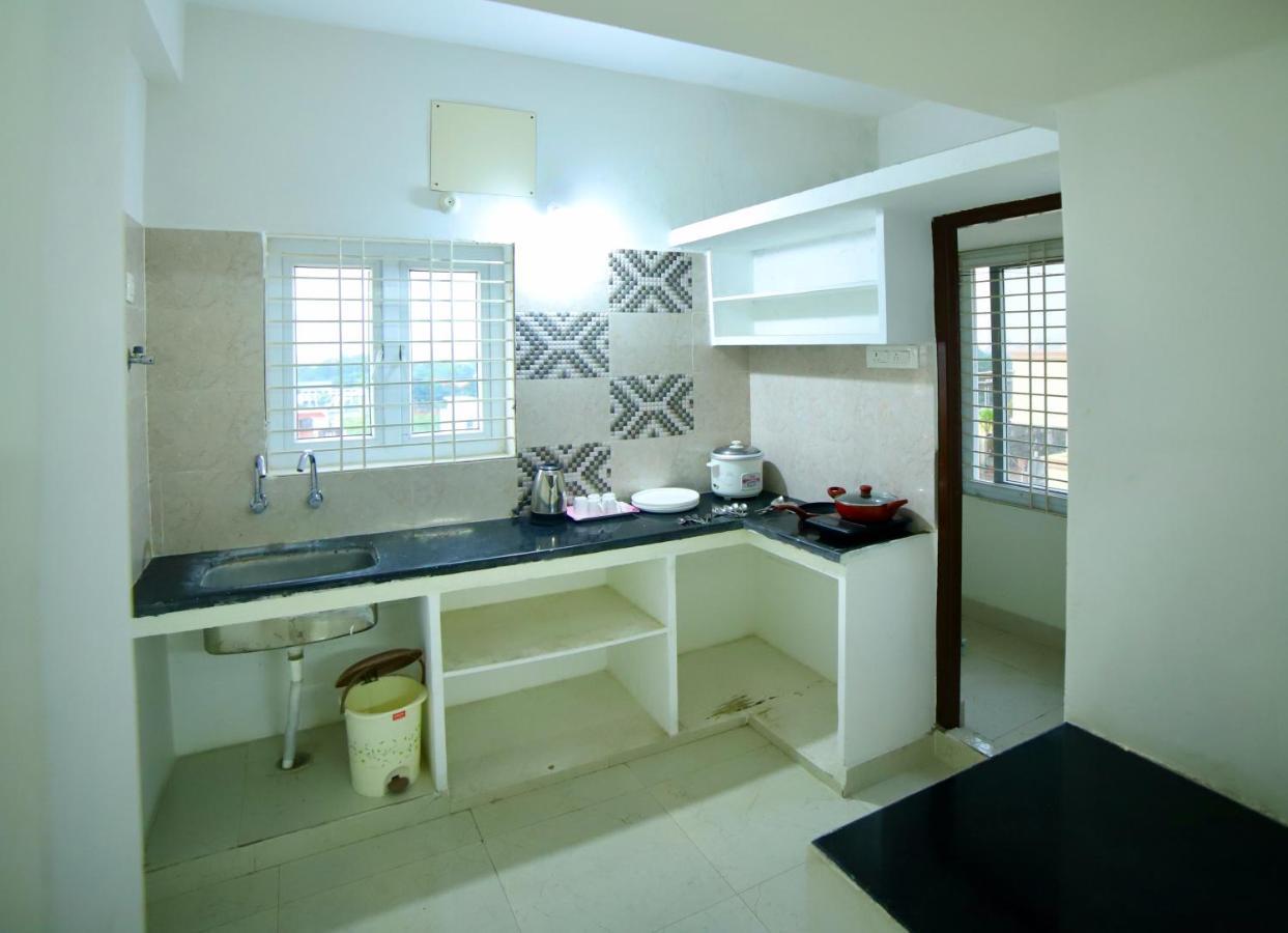 Truelife Homestays - Alamelu Avenue - Fully Furnished Ac 2Bhk Apartments In Tirupati - Walkable To Restaurants & Super Market - Fast Wifi - Kitchen - Easy Access To Airport, Railway Station, Sri Padmavathi & Tirumala Temple Ngoại thất bức ảnh