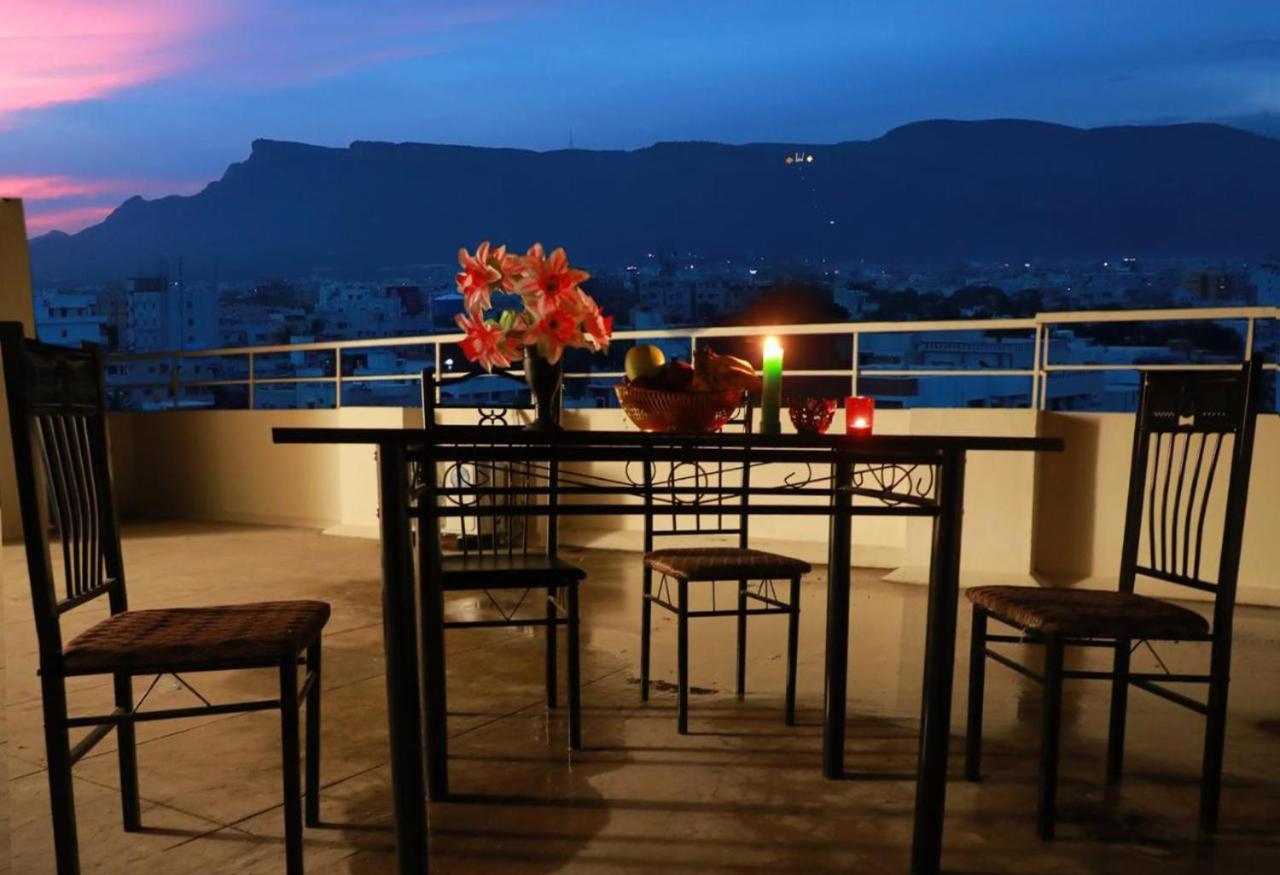 Truelife Homestays - Alamelu Avenue - Fully Furnished Ac 2Bhk Apartments In Tirupati - Walkable To Restaurants & Super Market - Fast Wifi - Kitchen - Easy Access To Airport, Railway Station, Sri Padmavathi & Tirumala Temple Ngoại thất bức ảnh