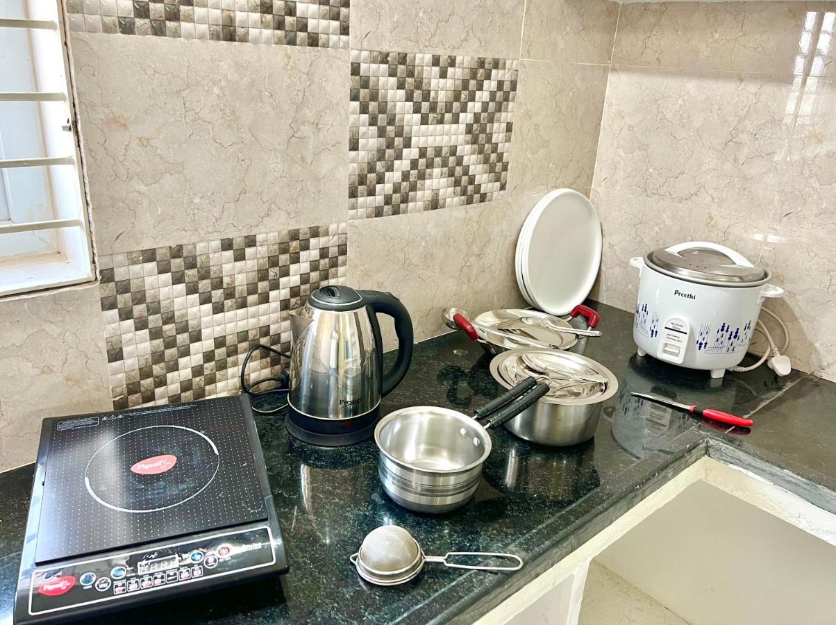Truelife Homestays - Alamelu Avenue - Fully Furnished Ac 2Bhk Apartments In Tirupati - Walkable To Restaurants & Super Market - Fast Wifi - Kitchen - Easy Access To Airport, Railway Station, Sri Padmavathi & Tirumala Temple Ngoại thất bức ảnh